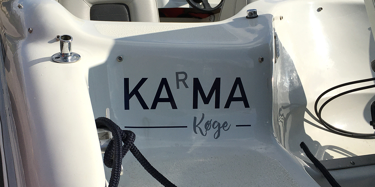 Produktion af navn på Speedbåd Karma Køge